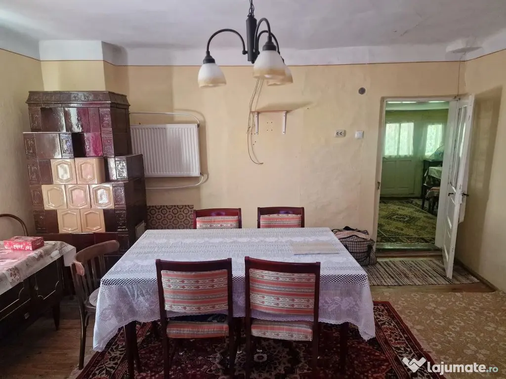 Casa in mediu rural cu teren 