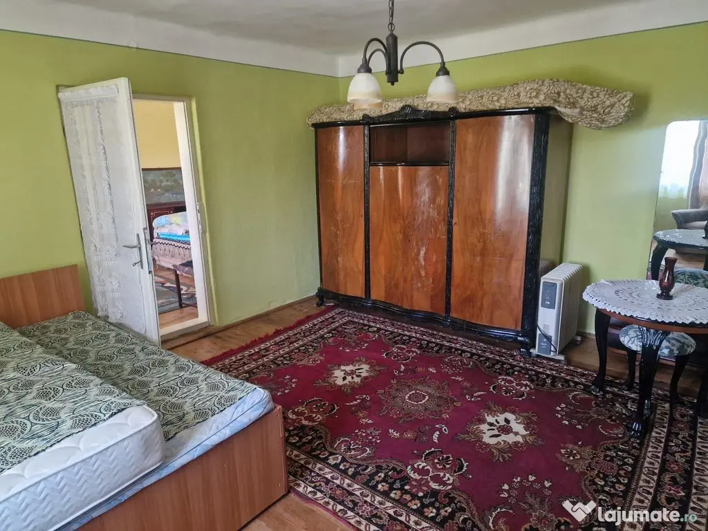 Casa in mediu rural cu teren 