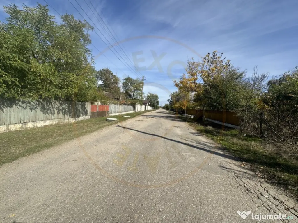 Teren 5216 mp la drum principal com. Ratesti 