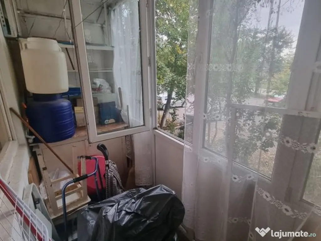 Tomis nord Rovere-apartament 3 camere decomandat stradal