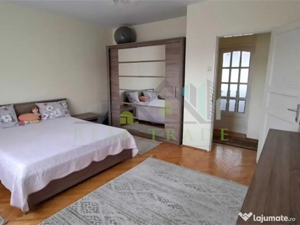 Apartament 3 camere bloc vila zona Garii- Piata Dacia