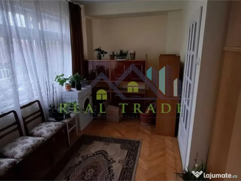 Apartament 3 camere bloc vila zona Garii- Piata Dacia