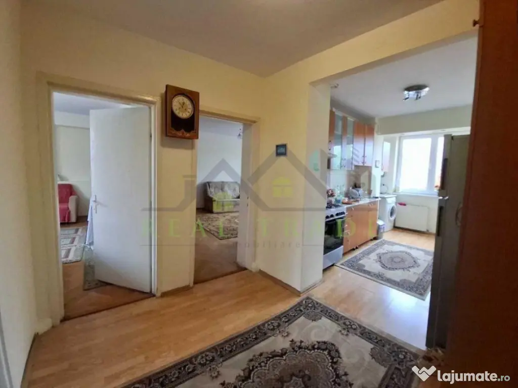 Apartament 3 camere bloc vila zona Garii- Piata Dacia