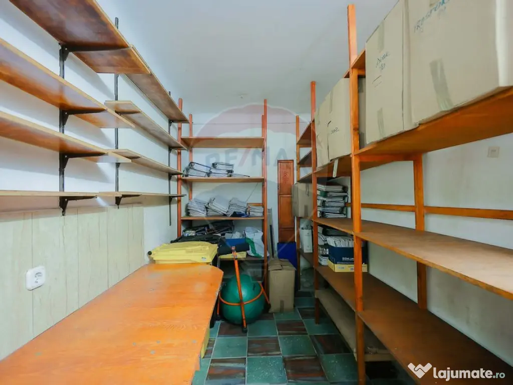 Spațiu comercial de vânzare situat ultracentral, str. G... 