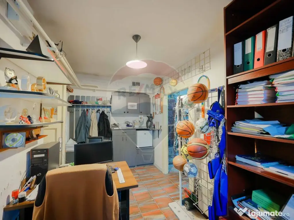 Spațiu comercial de vânzare situat ultracentral, str. G... 