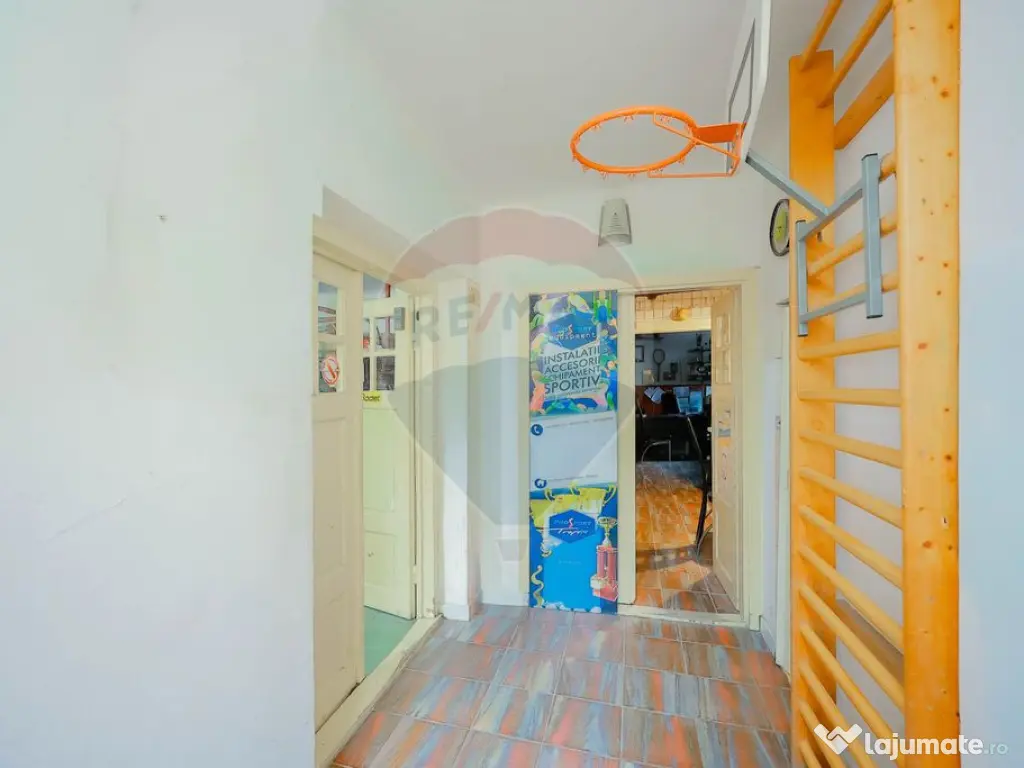 Spațiu comercial de vânzare situat ultracentral, str. G... 