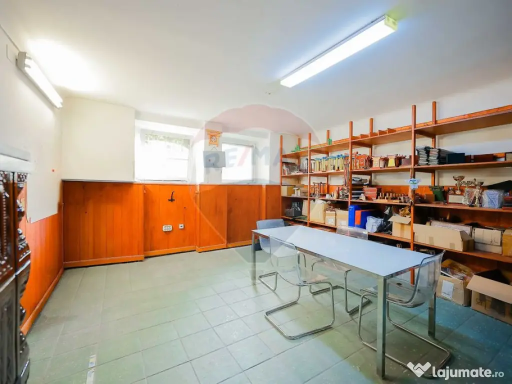 Spațiu comercial de vânzare situat ultracentral, str. G... 