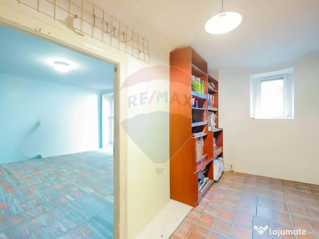 Spațiu comercial de vânzare situat ultracentral, str. G... 