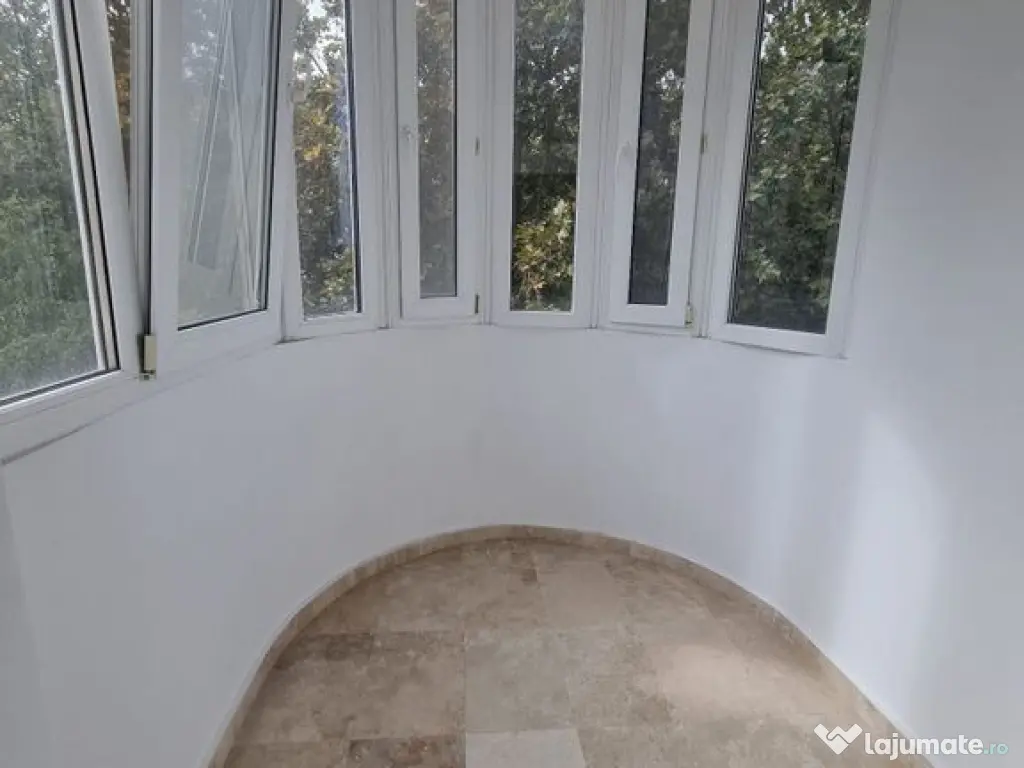 Bd mamaia spitalul militar-apartament 2 camere decomandat...