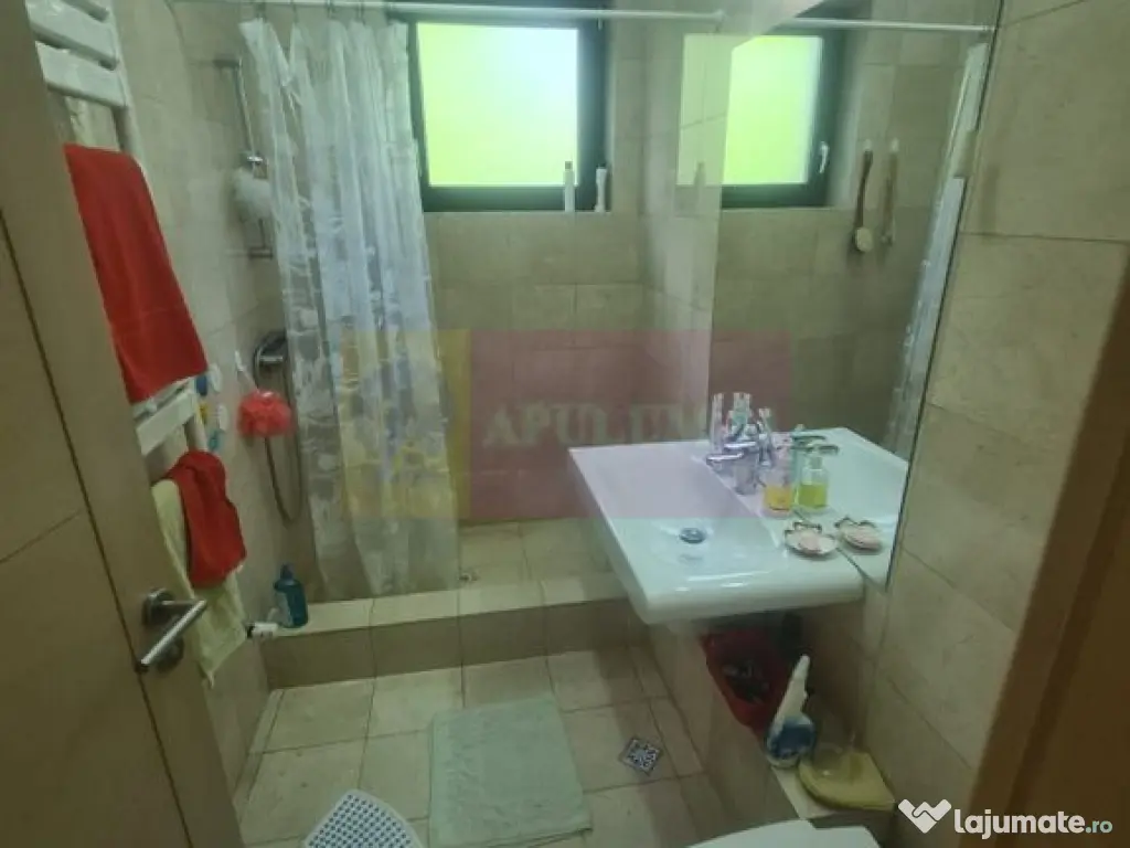 Vila de vanzare cu 6 camere in Cornu (teren 6.600 mp) 