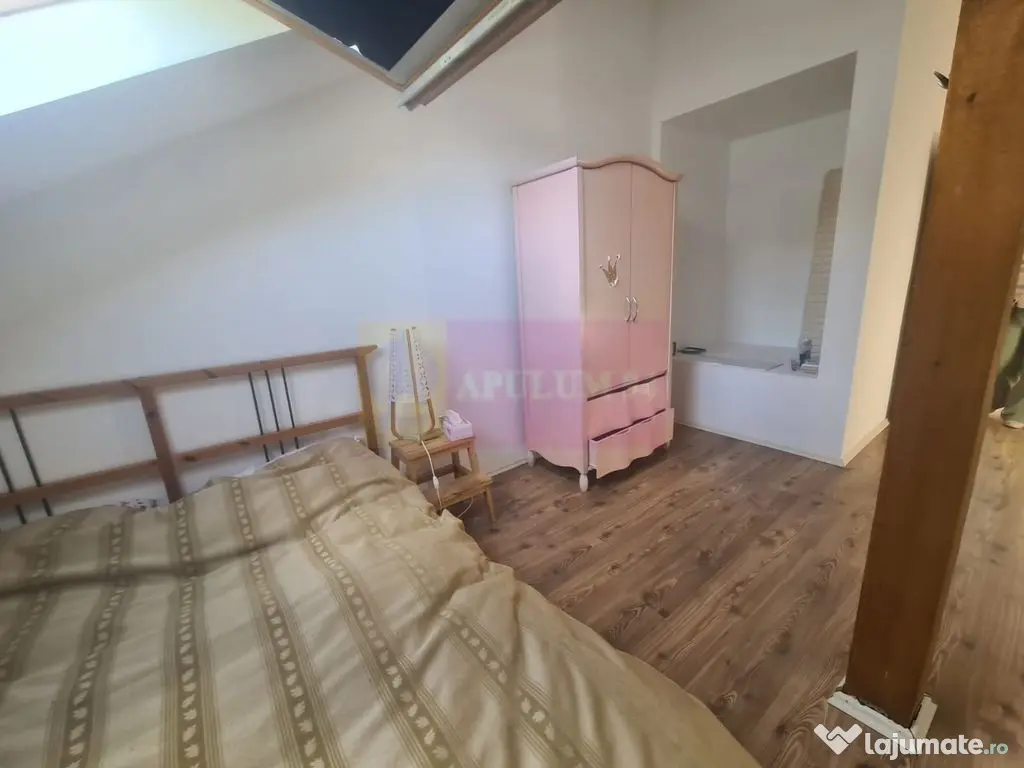 Vila de vanzare cu 6 camere in Cornu (teren 6.600 mp) 