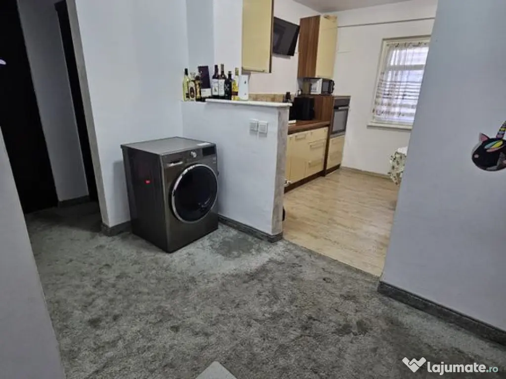 Apartament decomandat 2 camere, zona Trocadero