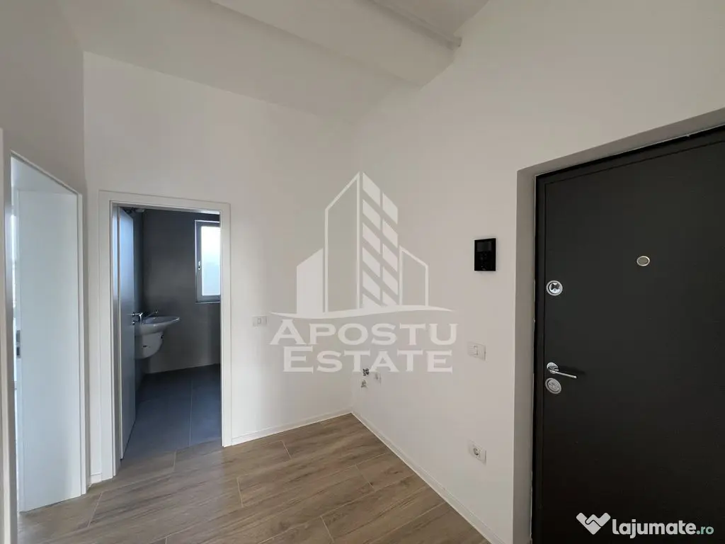 De vanzare 77 mp spatiu comercial la parter cu 48 mp grad... 