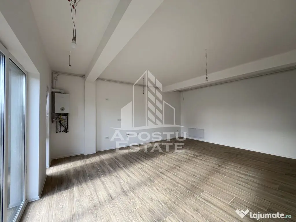 De vanzare 77 mp spatiu comercial la parter cu 48 mp grad... 