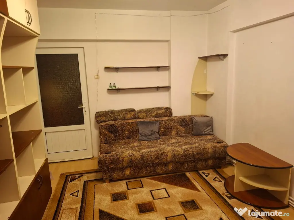 Apartament 3 camere decomandat, et. 3 cu lift, Pacurari 
