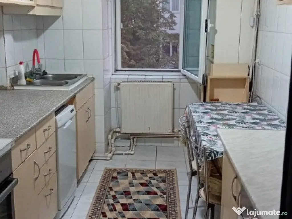 Apartament 3 camere decomandat, et. 3 cu lift, Pacurari 