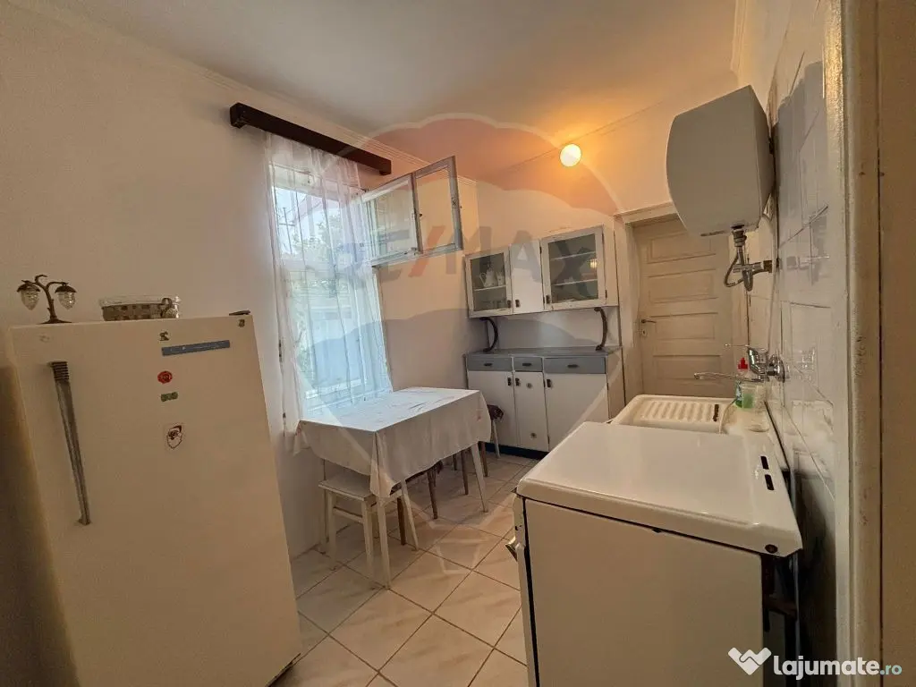 Casă / Vilă cu 5 camere de vânzare în Aleșd zona Ult...