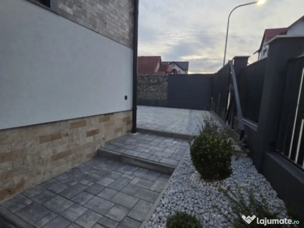 Casa Individuala 4 camere + 500mp teren in Selimbar 