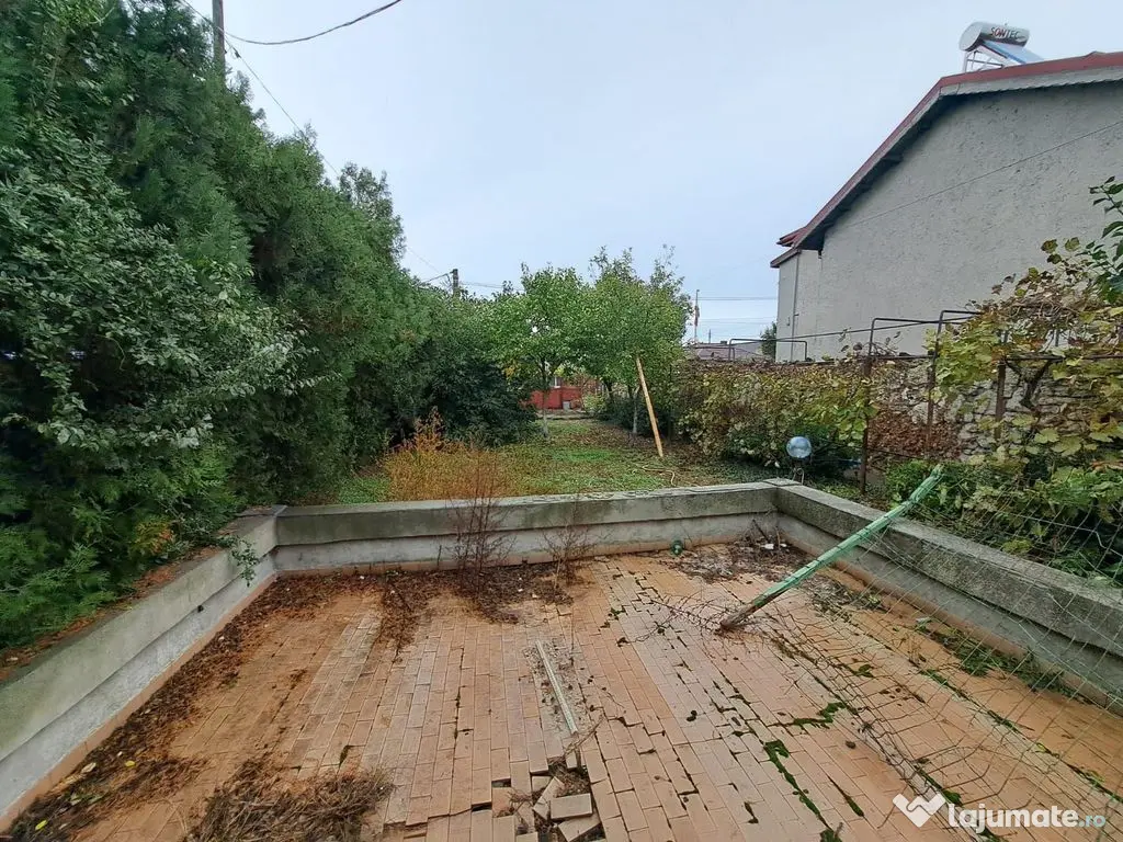 Casa renovabila cu teren mare central Techirghiol