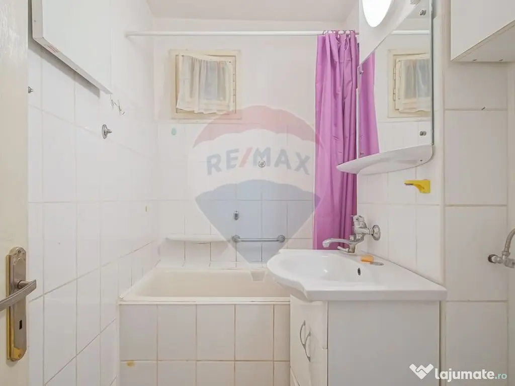 Apartament 3 camere, complet mobilat, la 1 minut de Piaț... 