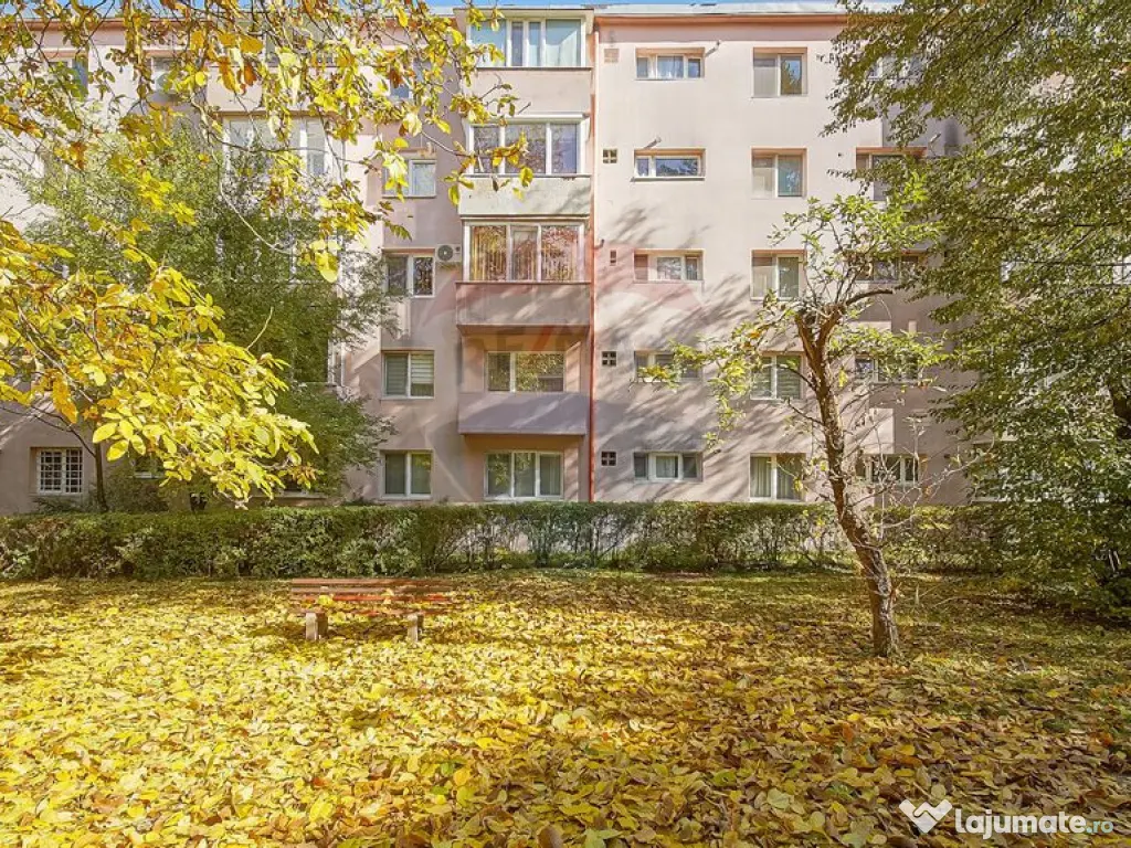 Apartament 3 camere, complet mobilat, la 1 minut de Piaț... 