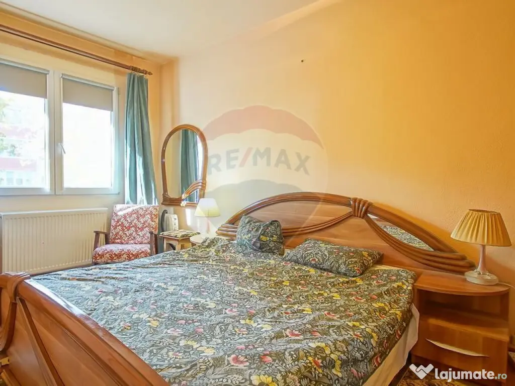 Apartament 3 camere, complet mobilat, la 1 minut de Piaț... 