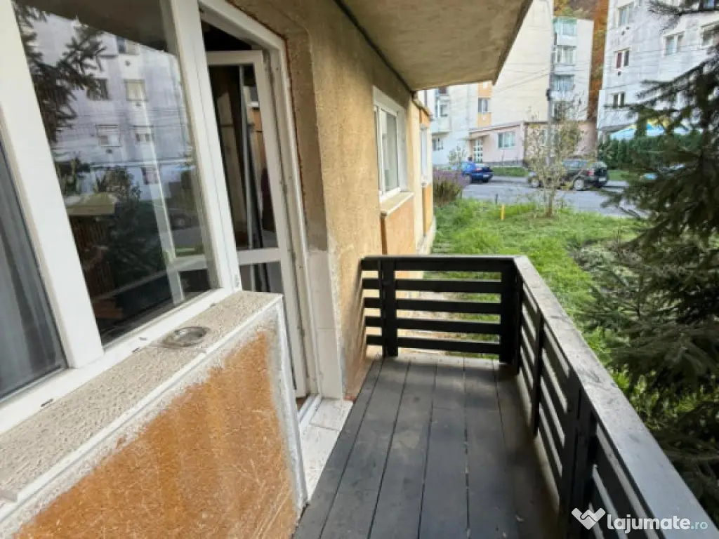 Apartament modern 2 camere 39mp zona Plopilor 