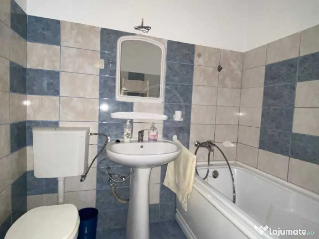 Apartament 2 camere decomandat,zona Florilor