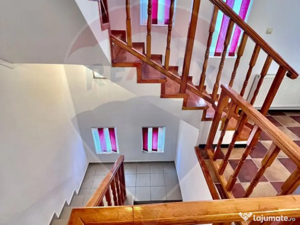 Casă / Vilă cu 7 camere de închiriat în zona Oncea 