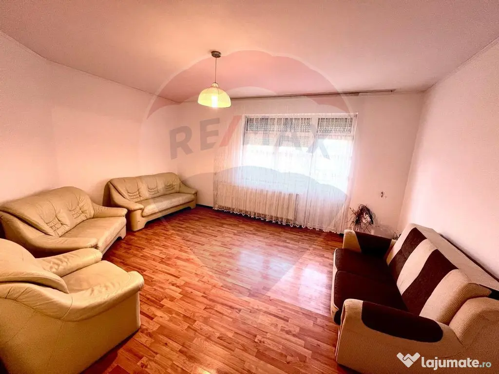 Casă / Vilă cu 7 camere de închiriat în zona Oncea 