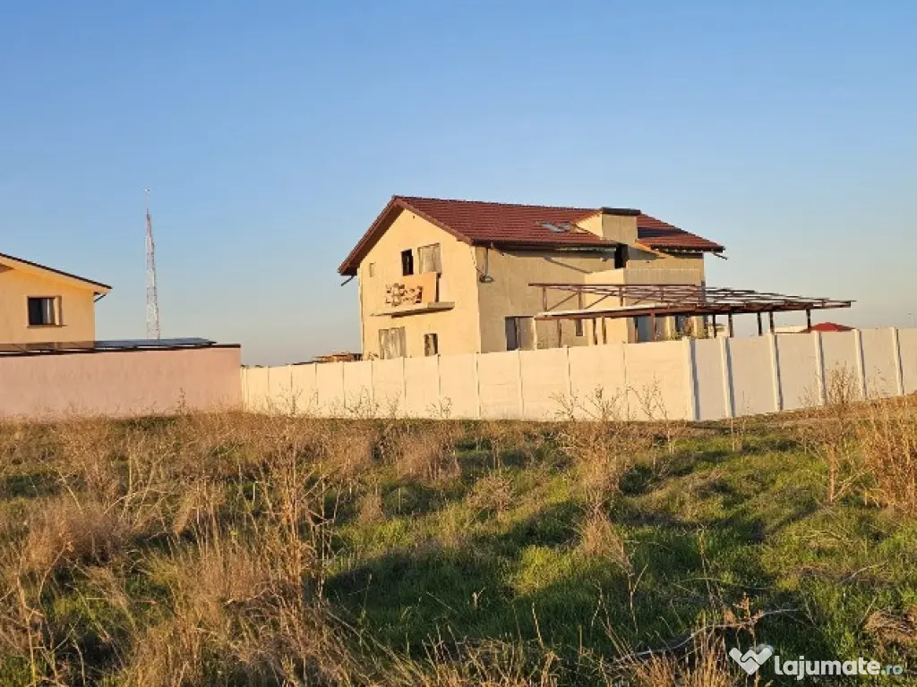 Veterani , teren imprejmuit 