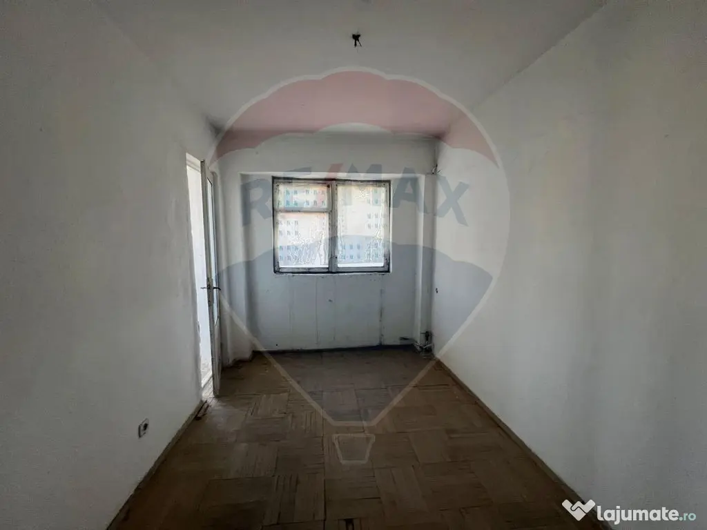 Apartament 4 camere in zona Piata 