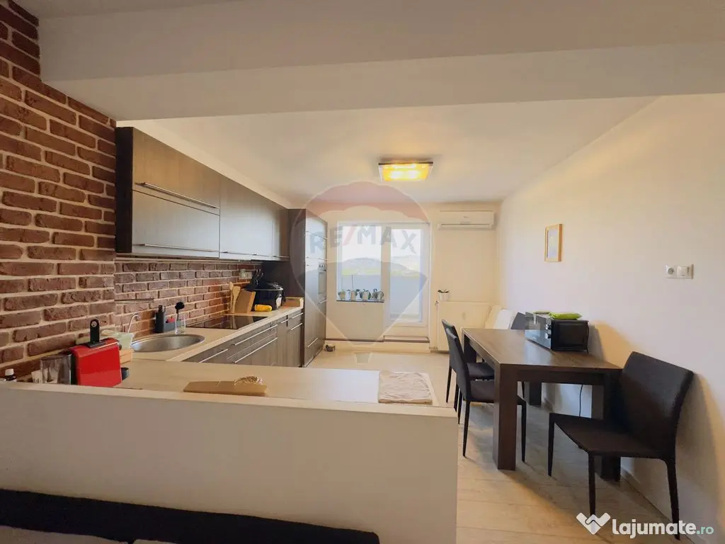 Apartament cu 3 camere + terasa inchisa (camera) zona Dec... 