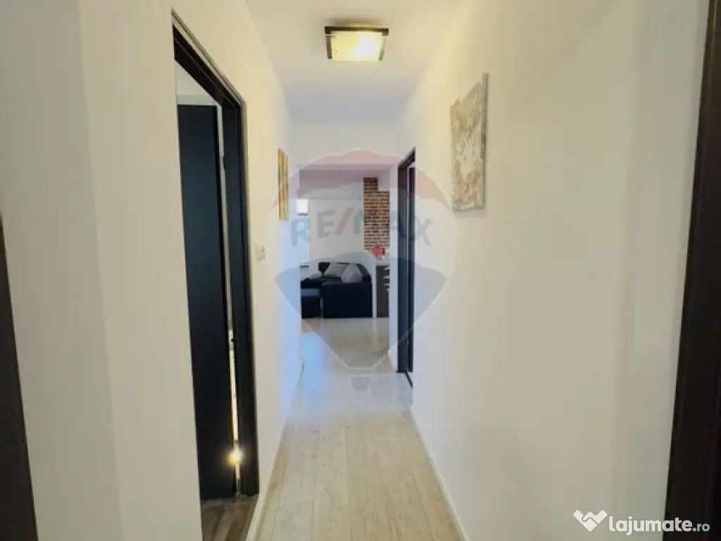 Apartament cu 3 camere + terasa inchisa (camera) zona Dec... 