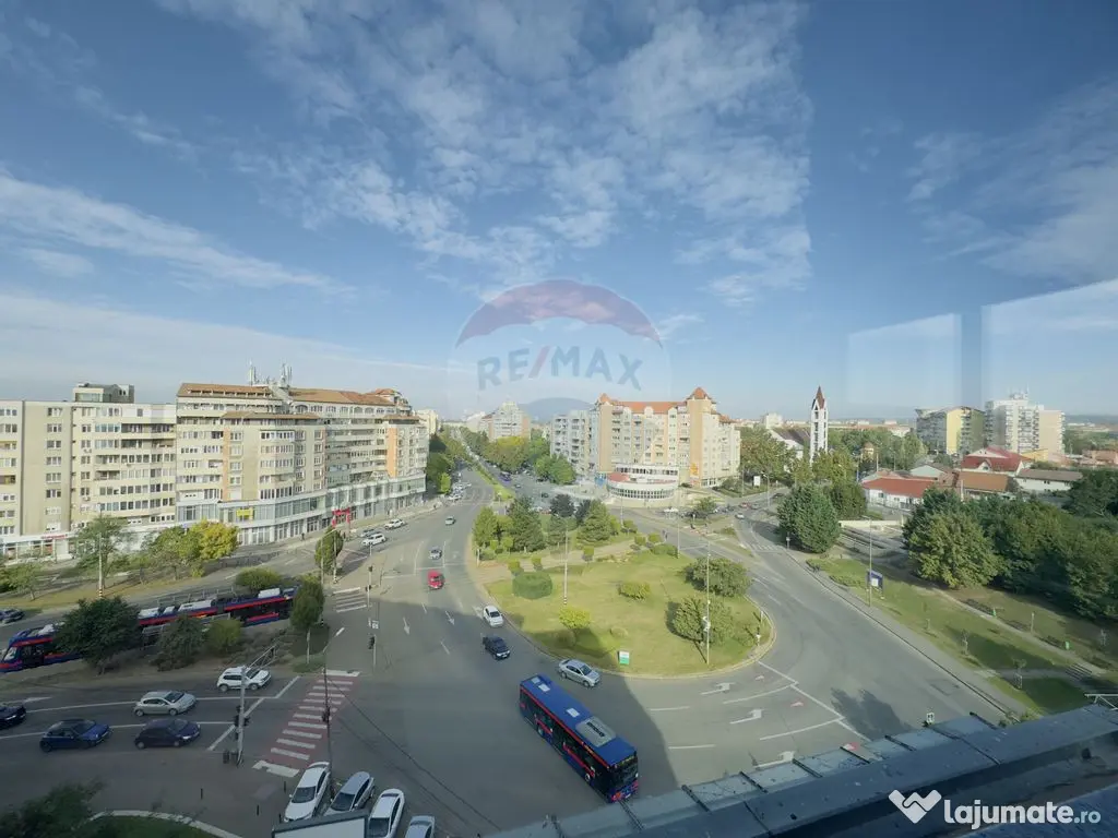 Apartament cu 3 camere + terasa inchisa (camera) zona Dec... 