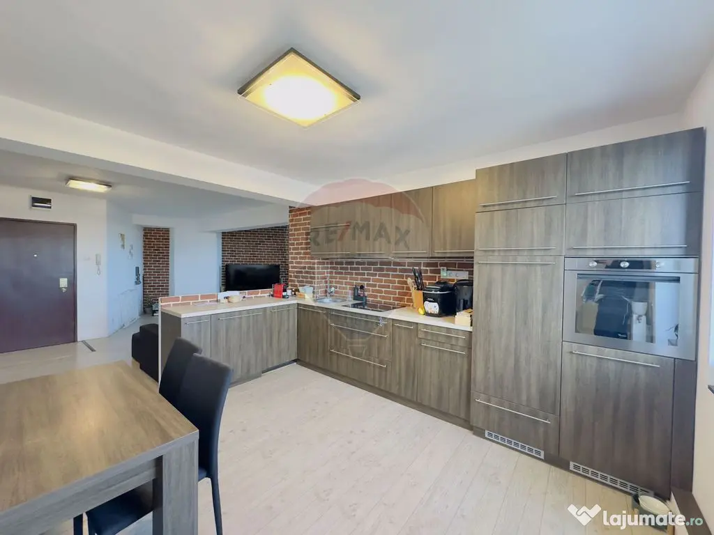 Apartament cu 3 camere + terasa inchisa (camera) zona Dec... 