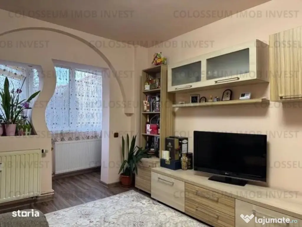 Apartament cu 3 camere,decomandat - zona Codrul Cosminului