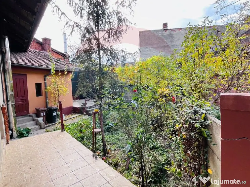 Casă / Vilă cu 3 camere de vânzare în zona Eminescu 