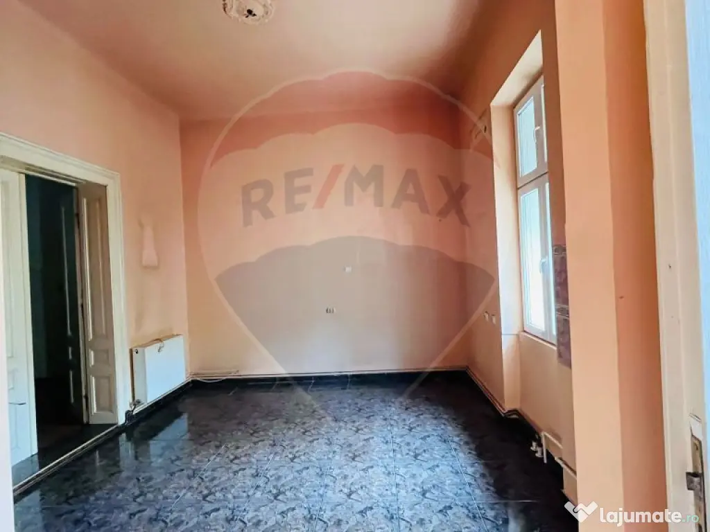 Casă / Vilă cu 3 camere de vânzare în zona Eminescu 