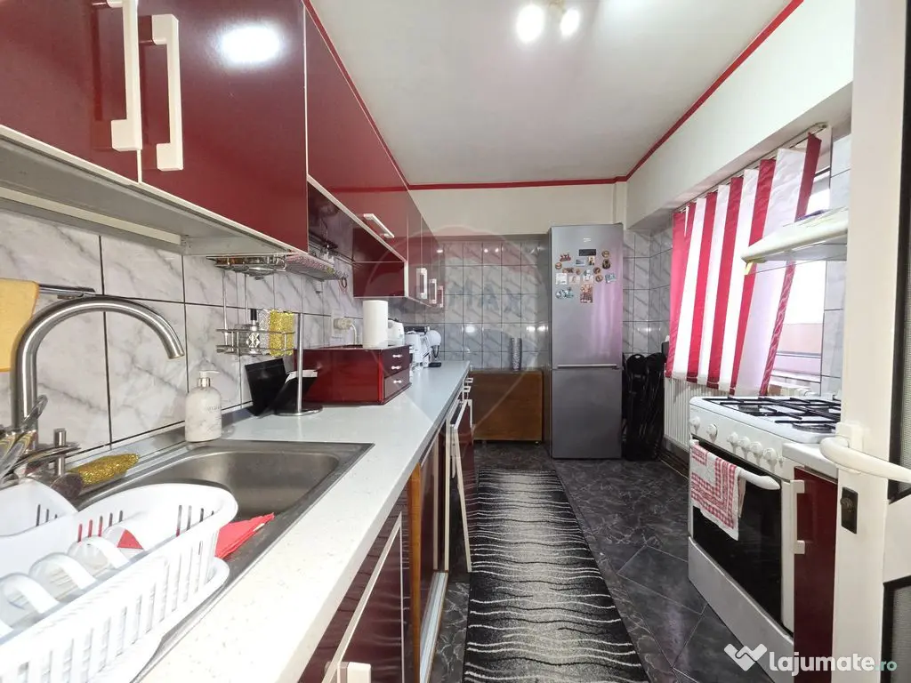 Apartament cu 3 camere etajul 1, Campineanca 