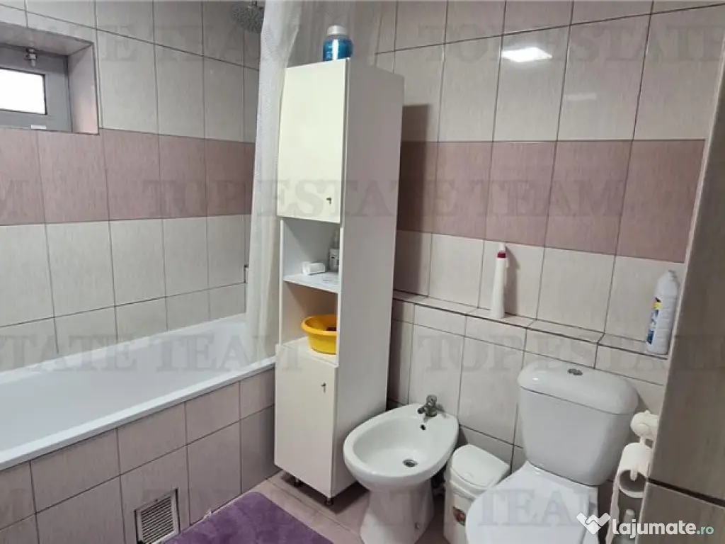 Casa spatioasa cu 5 camere si curte proprie in Zona Bratian 