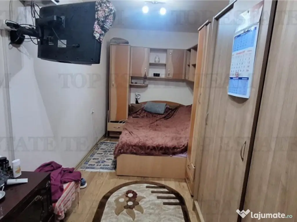 Casa spatioasa cu 5 camere si curte proprie in Zona Bratian