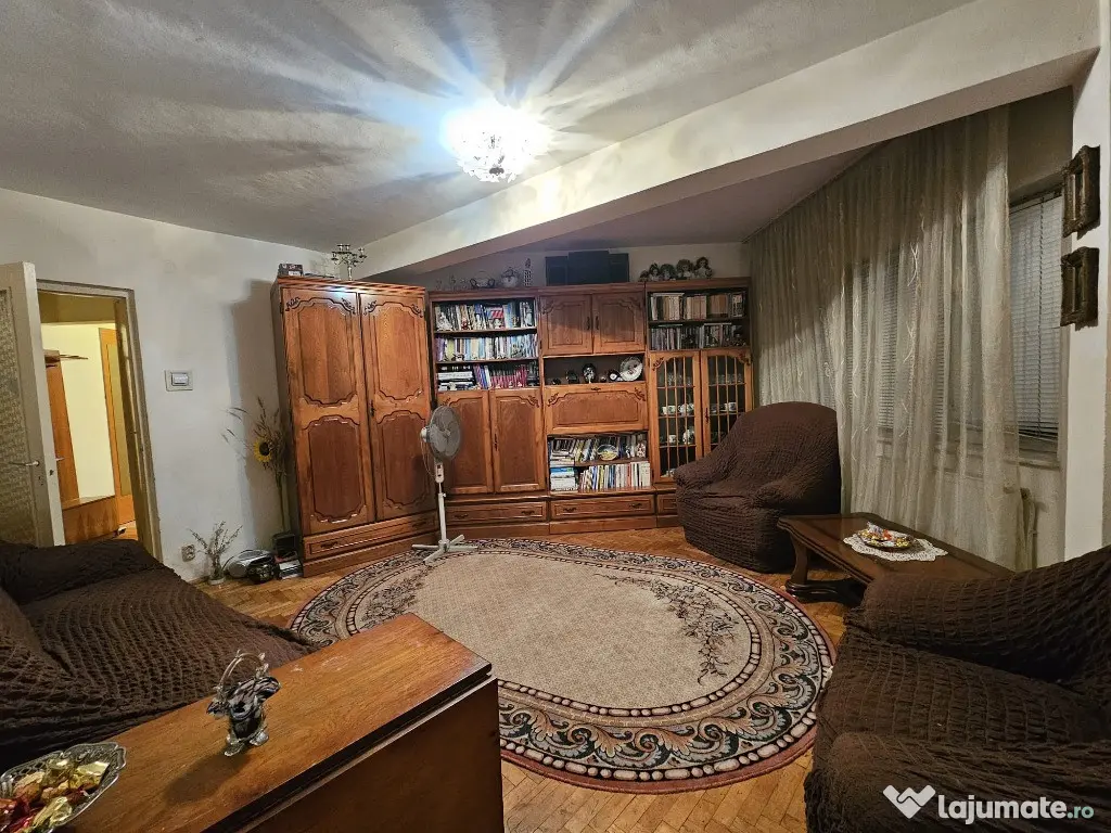 Apartament 4 camere, etaj 2 strada Ion Creanga 
