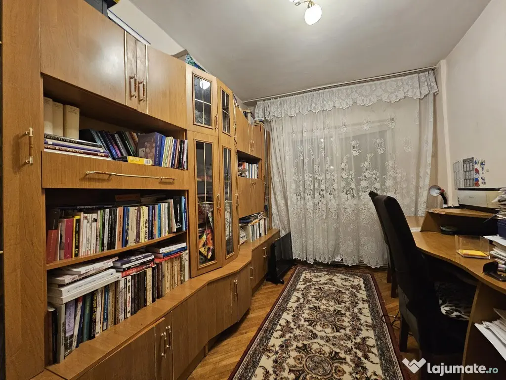 Apartament 4 camere, etaj 2 strada Ion Creanga 