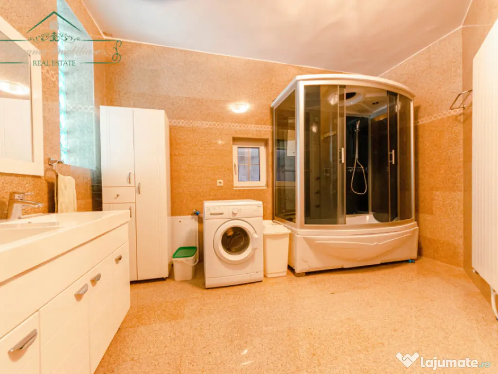 Vila de Lux 7 camere, Ideala rezidențial + afacere, zona Ul 