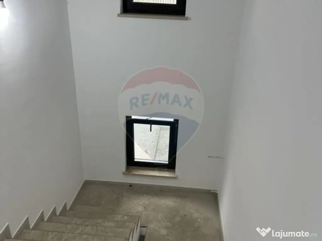 Casă / Vilă cu 5 camere de vânzare 