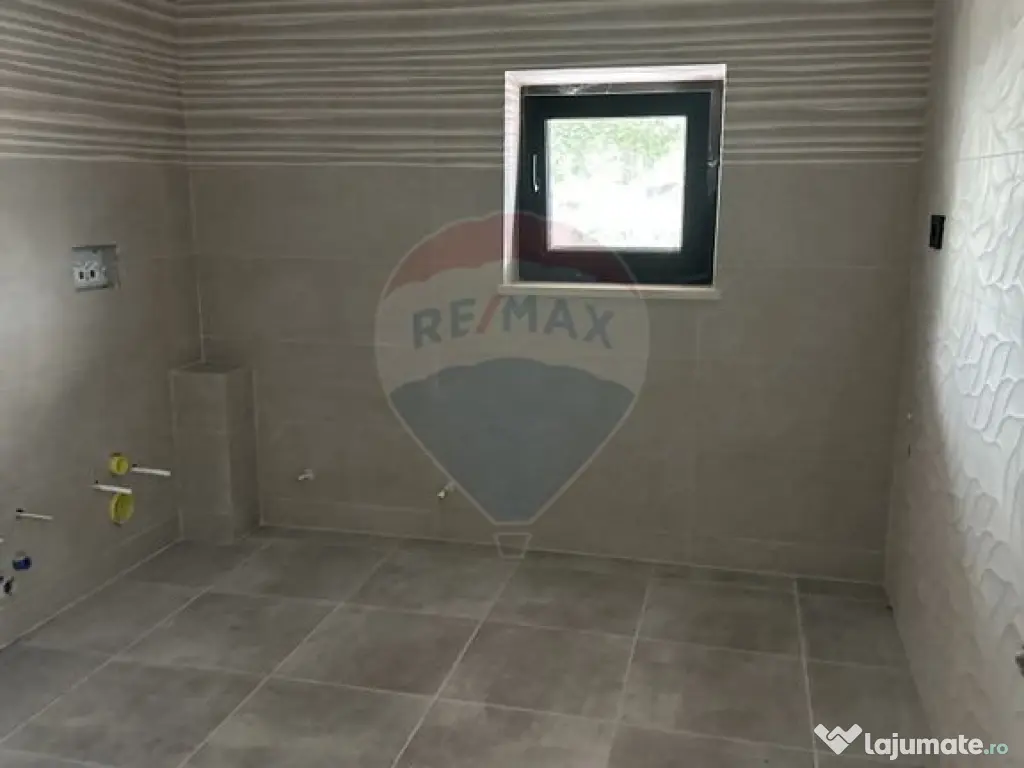 Casă / Vilă cu 5 camere de vânzare 