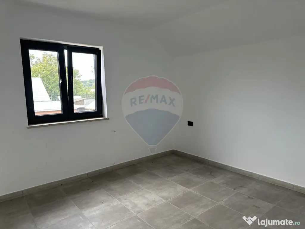 Casă / Vilă cu 5 camere de vânzare 