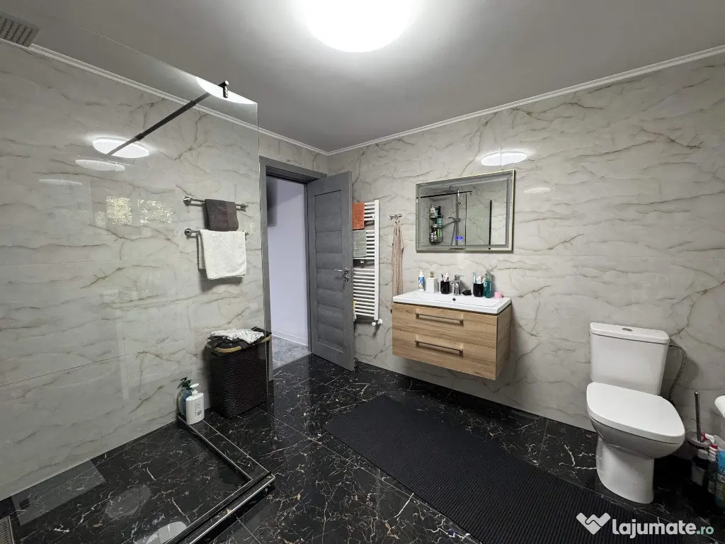 Vila P+M,GARAJ, T=741 mp,D=28m,an 2019,zona centrala-Palat de Justitie 