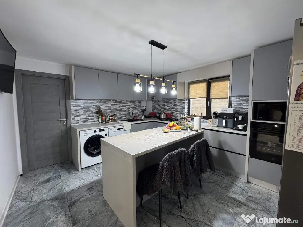 Vila P+M,GARAJ, T=741 mp,D=28m,an 2019,zona centrala-Palat de Justitie 